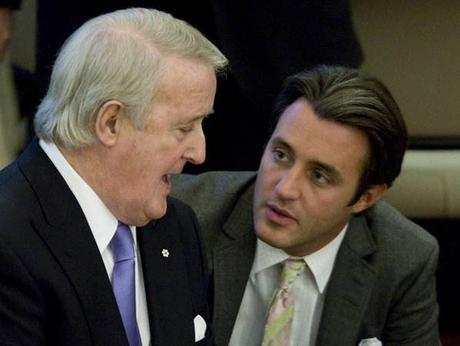 La Pomme Tout Près de L'Arbre