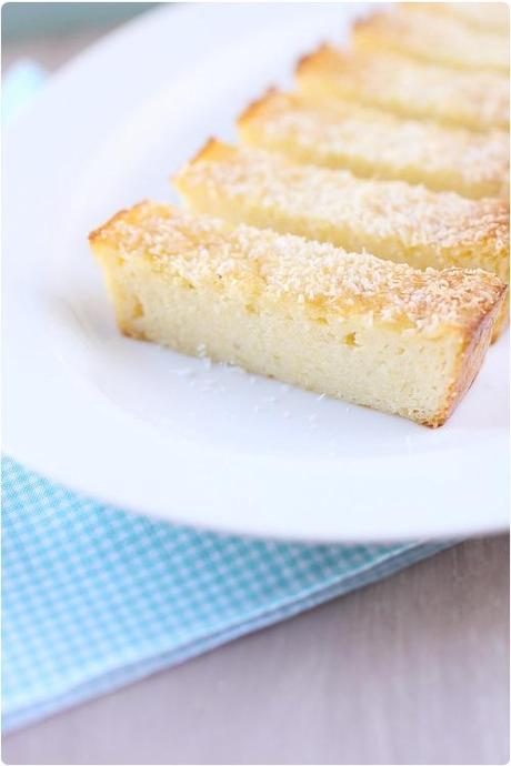 Gâteau de semoule et polenta au rhum et zestes de citron vert