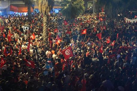 Pendant les manifestations anti-Ennahda, au Bardo (Tunis)