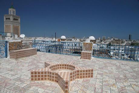Les toits de la médina de Tunis - et l'art des céramiques. 