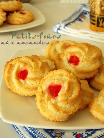 Petits Fours Aux Amandes Gateaux Secs Facile A Voir Petits Fours Aux Amandes Gateaux Secs Facile A Voir