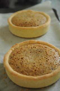 Tartelette noisettine aux figues flambées au Cognac