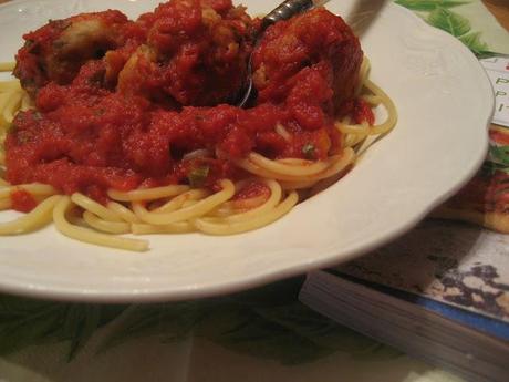 Spaghettis et boulettes de thon à la sauce tomate