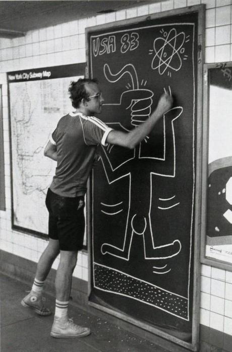 keith-haring-dans-le-metro-new-yorkais