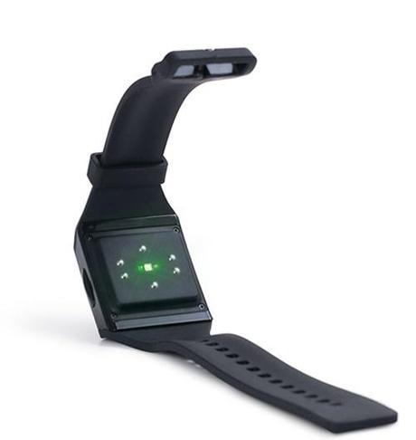 Le bracelet Basis muni de capteurs, compatible avec l'iPhone...