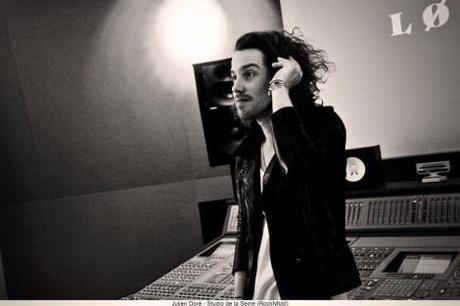 Julien Doré invite quelques personnes sur son nouvel opus.