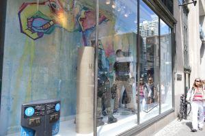 fleo street art vitrines maison simons art urbain graffiti fleo street art vitrines maison simons art urbain graffiti