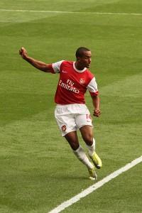 Theo Walcott estime qu'Arsenal est toujours supérieur à Tottenham.