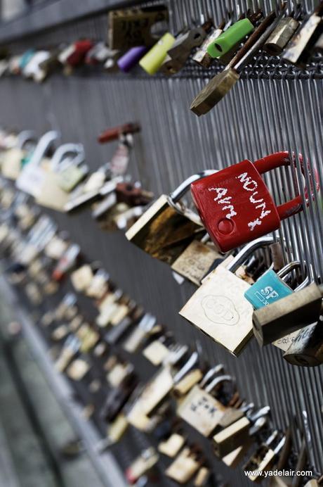 L'amour éternel menacé sur les ponts parisiens