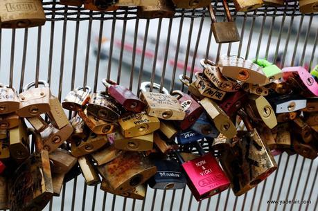 L'amour éternel menacé sur les ponts parisiens