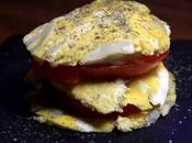 Mille feuille d’omelette l’oignon, tomate chèvre frais