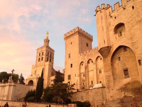 Le Palais des Papes d'Avignon, soleil couchant d'Août