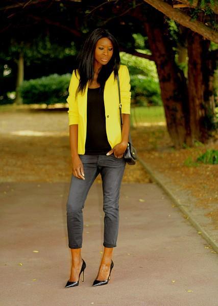 Yellow blazer and baggy jeans