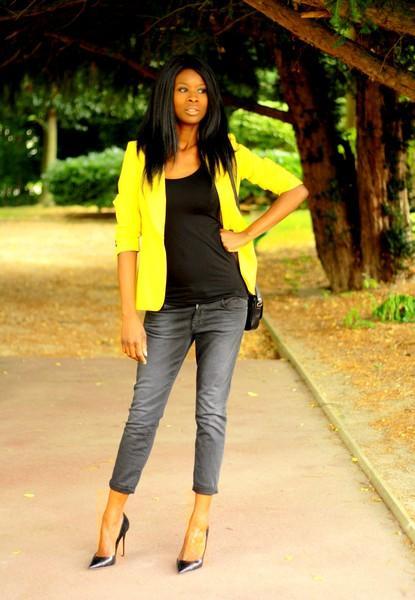 Yellow blazer and baggy jeans