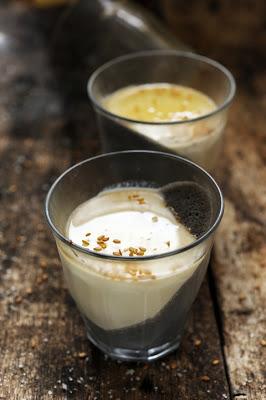 Noir c'est noir ! Panna cotta cotta, sésame noir et autres considérations…