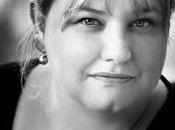 Karine Giebel attend questions