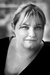 Karine Giebel attend vos questions par ici !