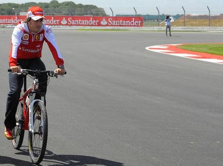 Fernando Alonso au chevet de l’équipe cycliste Euskaltel!