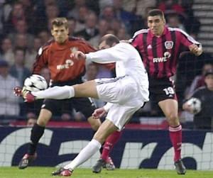 But de Zinedine Zidane en finale de la ligue des Champions 2002 face à Leverkusen