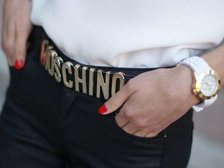 Moschino belt