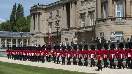 Du foot à Buckingham Palace!