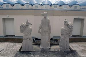 Autrefois face à la mer, désormais face à un mur après la construction d'un nouveau bâtiment