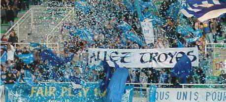 Football, stade et populace