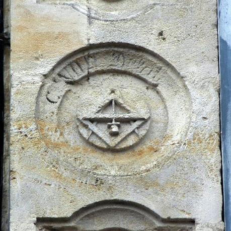 Emblèmes de Compagnon tailleur de pierre à Castillonnès (47)