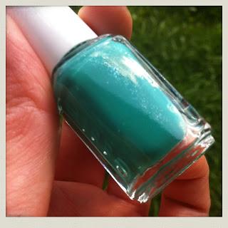 essie - Naughty nautical, où comment j'ai craqué raisonnablement