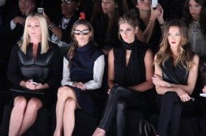 Ashley Greene à la Fashion Week de New York.