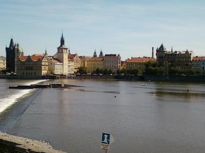 Prague... la magnifique (ou Prague la Longue ?)