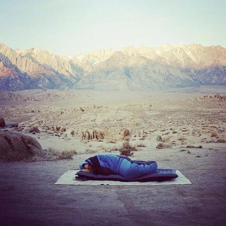 Designer chez Ralph Lauren, il plaque tout pour surfer et voyager avec son vieux Van a-restless-transplant30