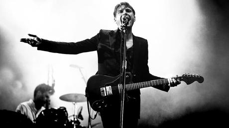 franz ferdinand live black and white FRANZ FERDINAND | RIGHT THOUGHS RIGHT WORDS RIGHT ACTION RIGHT ALBUM ?