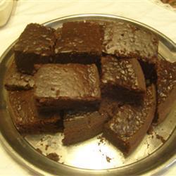 Un plat de gâteau de chocolat
