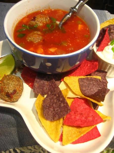 Soupe-repas mexicaine aux minis boulettes