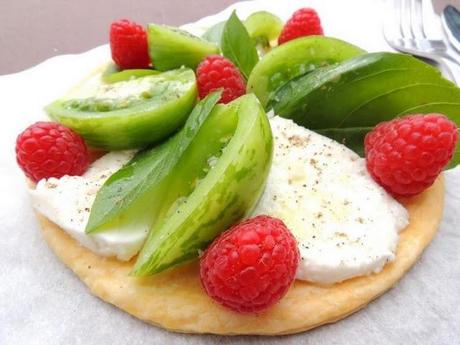 Tarte fine tomate verte - mozzarella & framboises