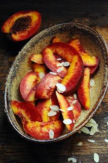 Le vendredi c'est retour vers le futur… Flan aux nectarines de vigne et amandes parce que le temps s'y prête !