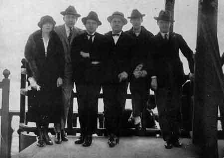 Le groupe des Six (et M. Satie)