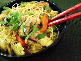 Nouilles Singapour au poulet et aux légumes