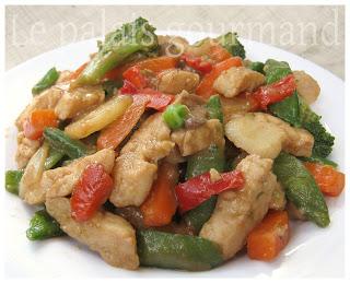 Sauté de poulet et de légumes au gingembre