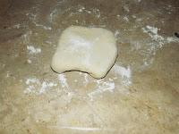 Naan au fromage, à la coriandre et à l'ail