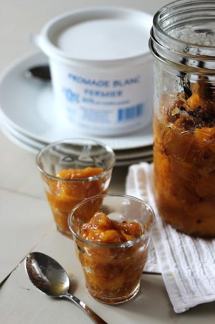 Compote de pêches à la vanille