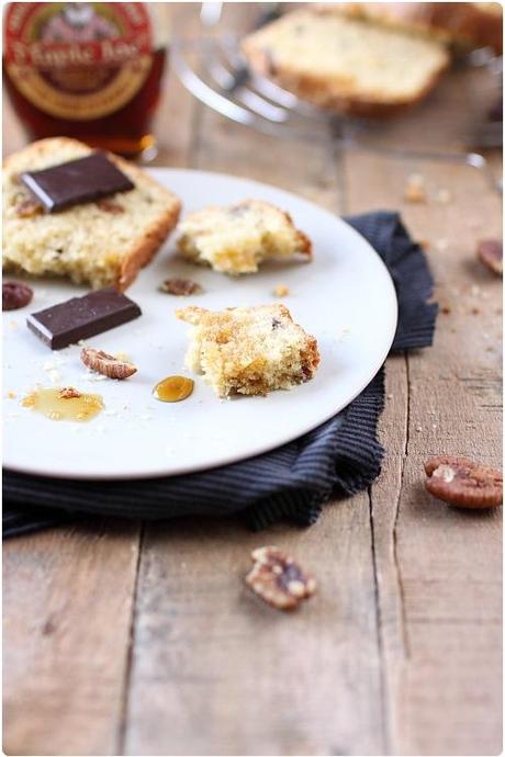 Brioche au sirop dérable, noix de pécan et raisins secs