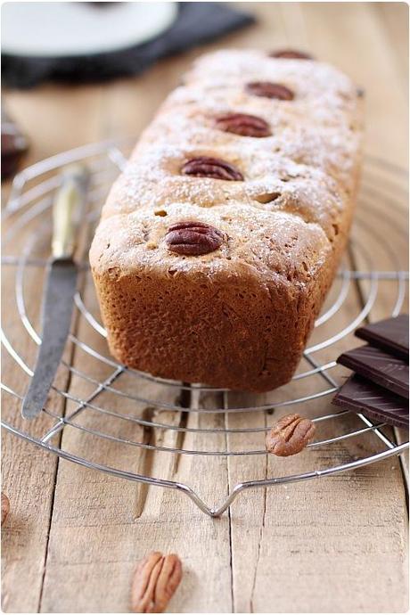 Brioche au sirop dérable, noix de pécan et raisins secs