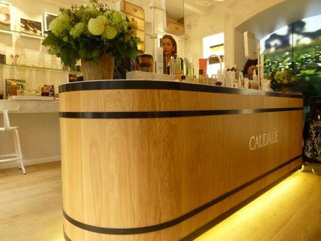 Caudalie s’offre une belle vitrine à Paris ! P1050029
