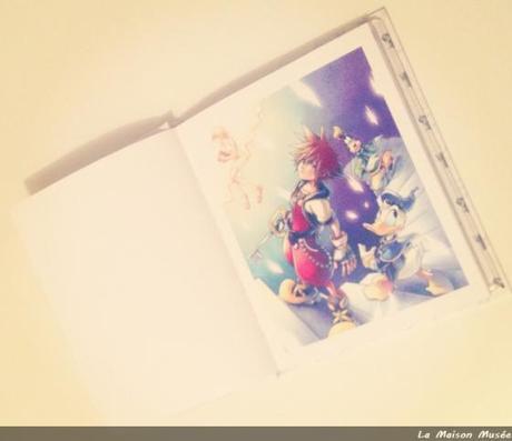 L'Artbook s'ouvre sur un somptueux artwork révélateur : malheureusement connu dans l'univers artistique de Kingdom Hearts.