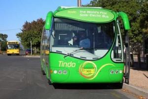 Un bus électrique rechargé à chaque passage au terminal routier par de l'électricité d'origine 100% solaire.