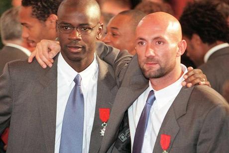 LA PHOTO DU JOUR. Elysée: Lilian Thuram épinglé par François Hollande