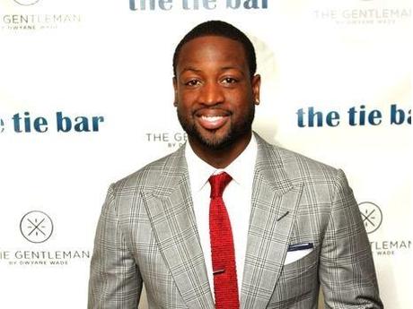 Dwyane Wade noué à sa cravatte