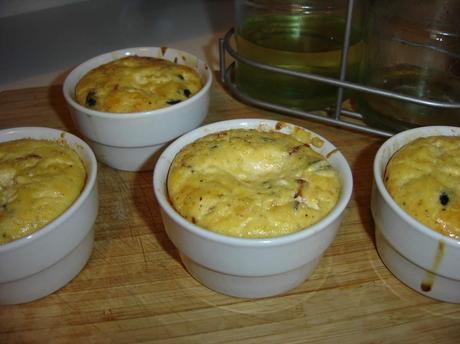 Petit flan, comté, tomates séchées, olives noir Petit flan, comté, tomates séchées, olives noir